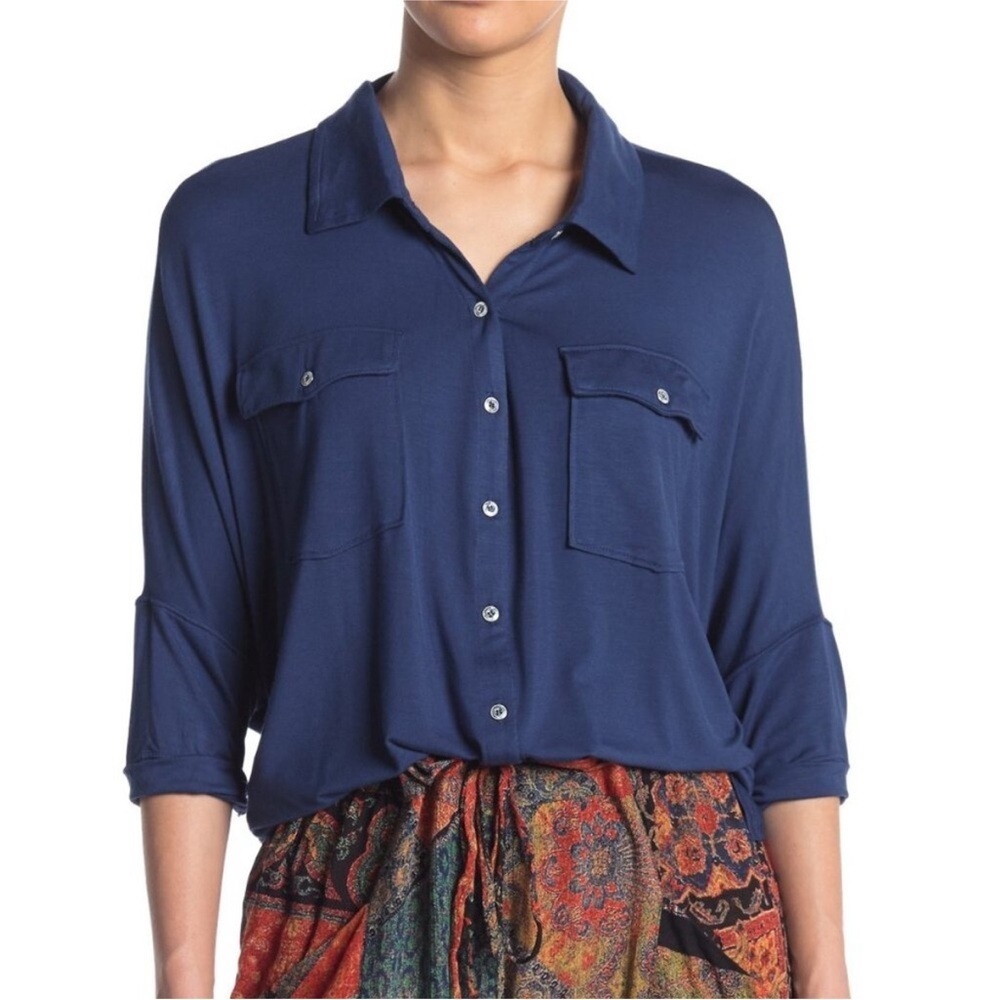 WE THE FREE • FREE PEOPLE Women's Navy Button-Down Batwing Boxy Fit Shirt